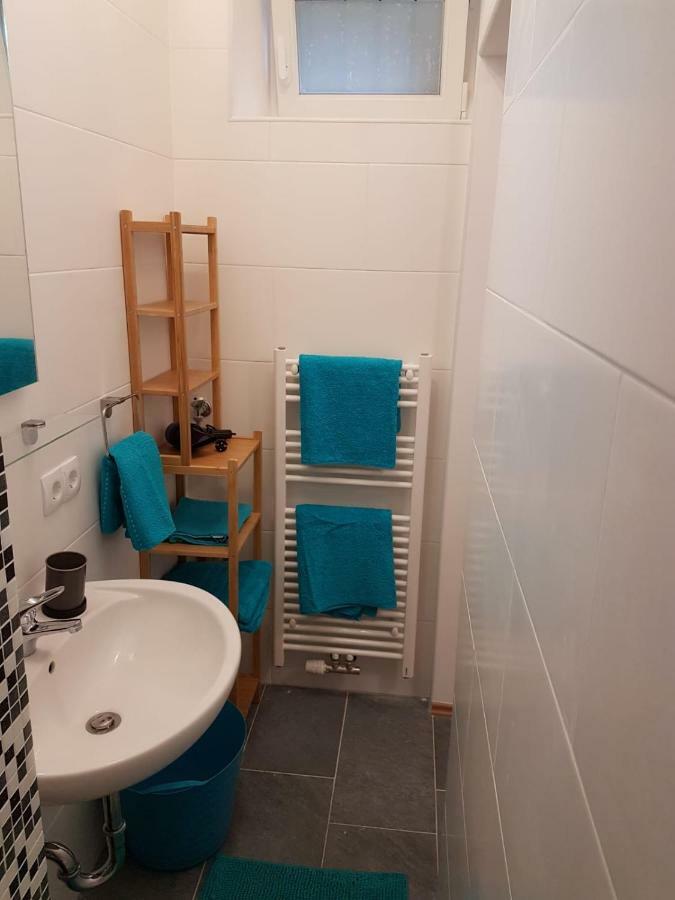 Excellent 2 Bed 12 Mins From Center Appartement Wenen